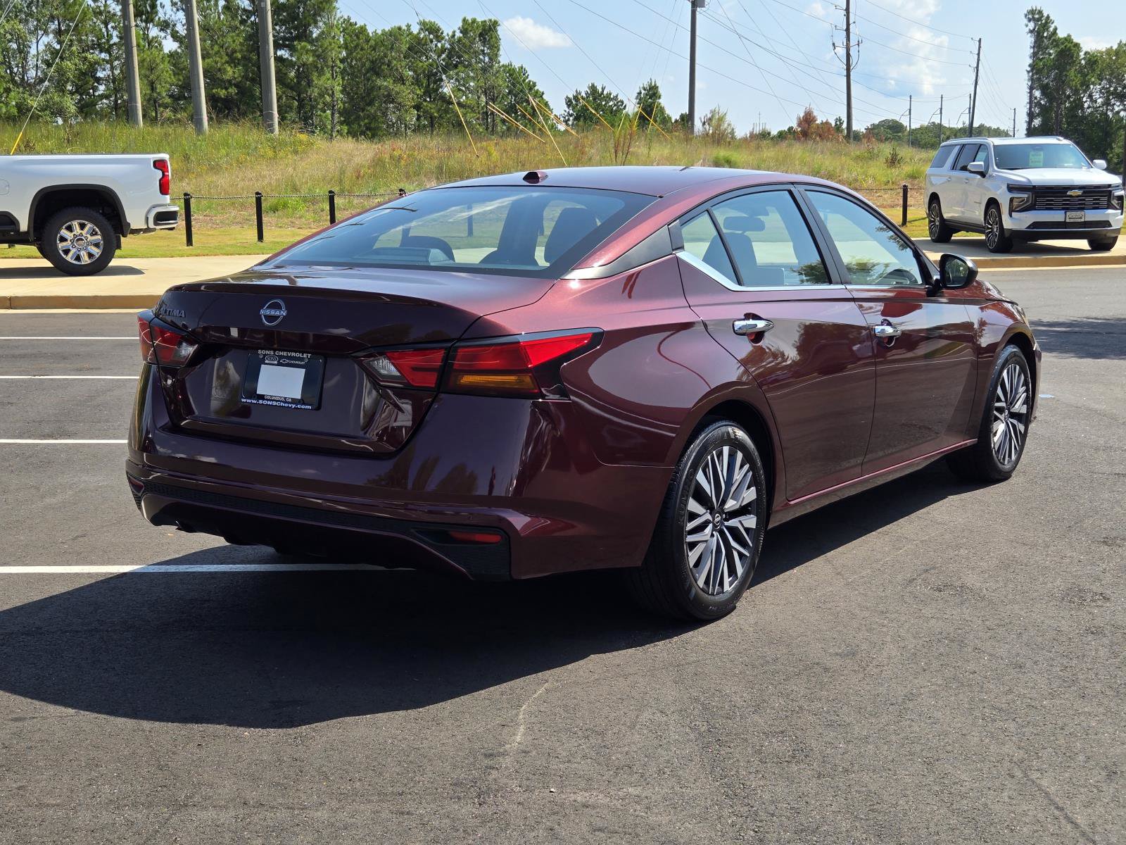 Used 2025 Nissan Altima 2.5 SV FWD image 9