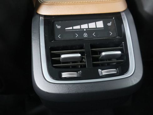 Used 2023 Volvo XC90 B6 Ultimate w/ Protection Package Premier AWD/4WD image 56