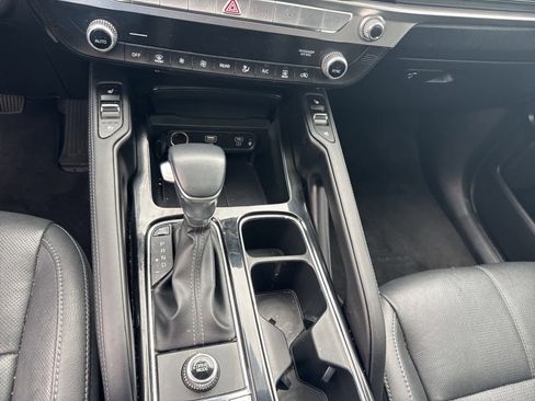 Certified 2024 Kia Telluride EX w/ EX Captain's Chair Package image 10