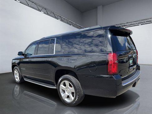 Used 2018 Chevrolet Suburban Premier AWD/4WD image 5