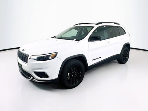 Used 2023 Jeep Cherokee Altitude Lux image 3