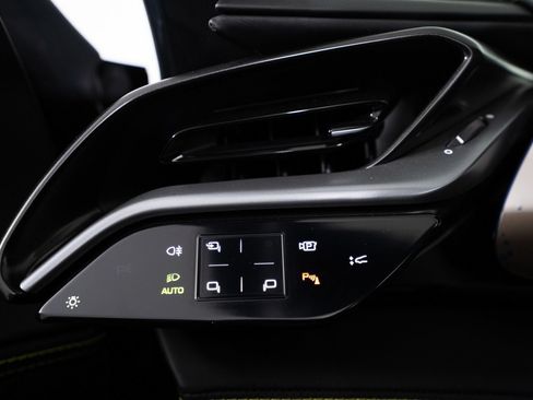 Certified 2023 Ferrari SF90 Spider AWD/4WD image 33