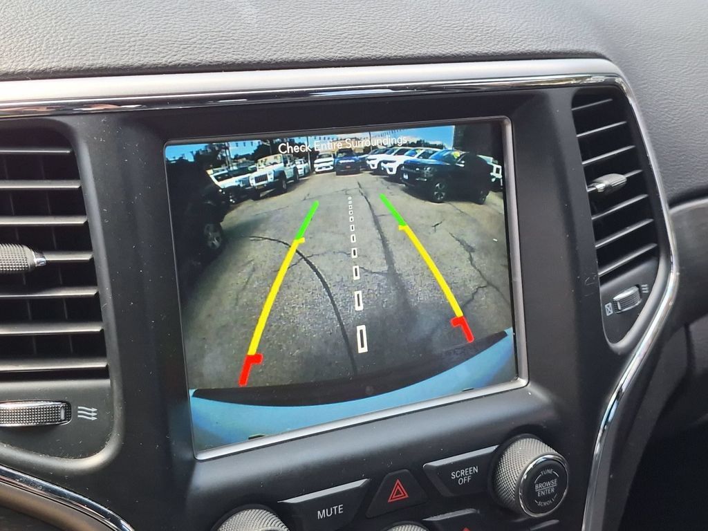 Used 2018 Jeep Grand Cherokee Altitude AWD/4WD image 19