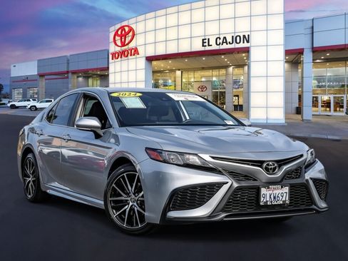 Certified 2024 Toyota Camry SE FWD image 1