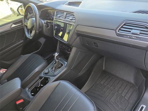 Used 2023 Volkswagen Tiguan SE R-Line image 22