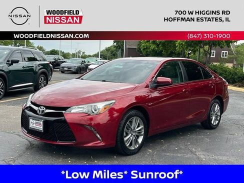 Used 2015 Toyota Camry SE w/ Moonroof Package FWD image 1