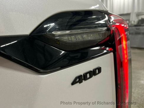 Used 2024 Cadillac XT6 Sport w/ LPO, ONYX Package image 7