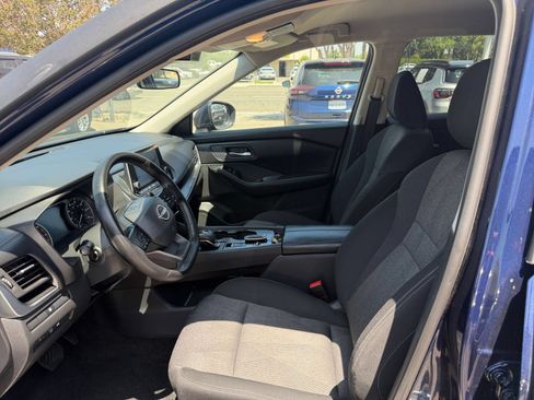 Used 2025 Nissan Rogue SV FWD image 29