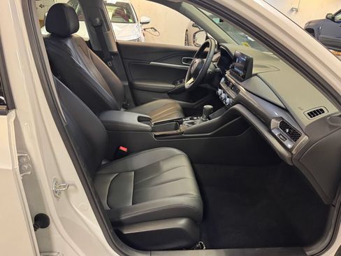 Certified 2025 Acura Integra FWD image 33