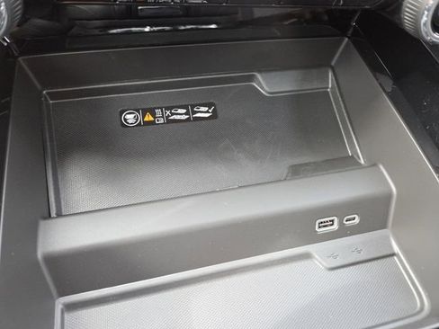 New 2026 Chevrolet Suburban High Country image 16