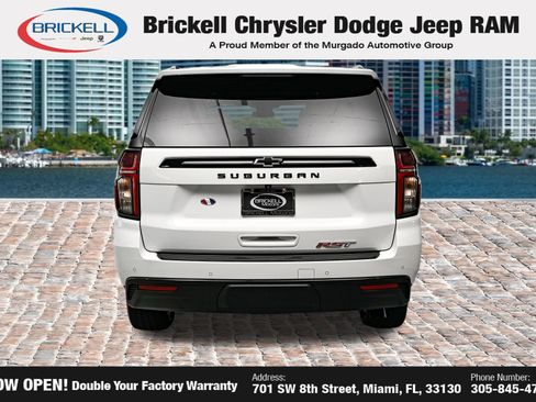Used 2023 Chevrolet Suburban RST RWD image 7