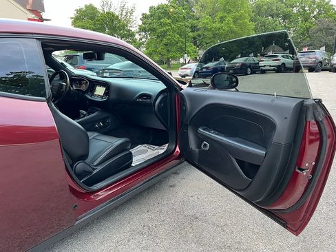 Used 2017 Dodge Challenger SXT Plus RWD image 14