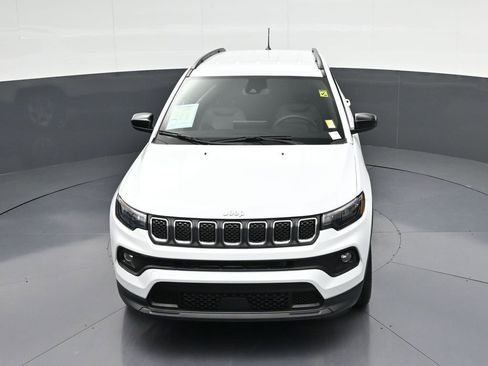 Used 2024 Jeep Compass Latitude AWD/4WD image 25