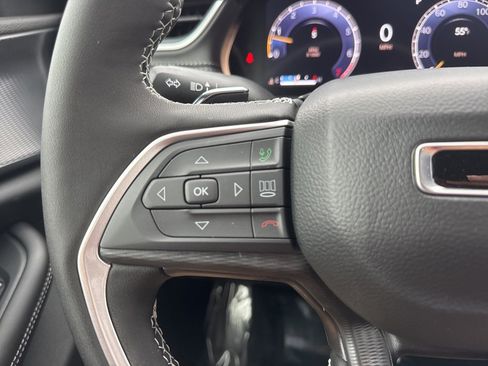 New 2025 Jeep Grand Cherokee Altitude image 14