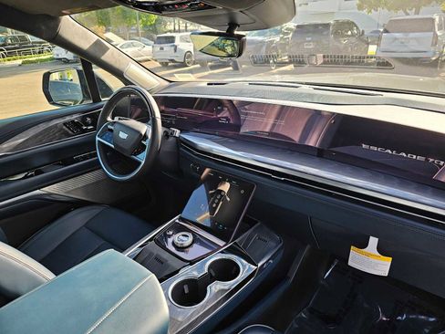 New 2026 Cadillac Escalade IQL Sport 2 image 11