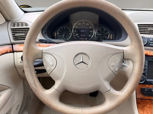 Used 2006 Mercedes-Benz E 320 CDI Sedan image 28