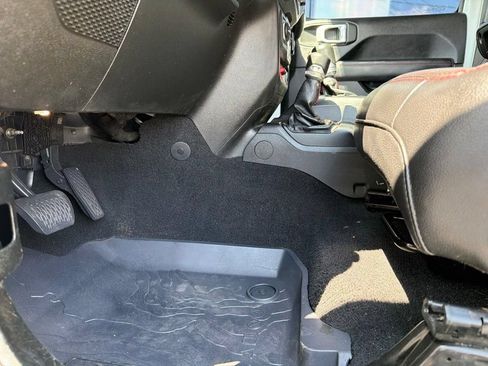 Used 2020 Jeep Gladiator Rubicon AWD/4WD image 30