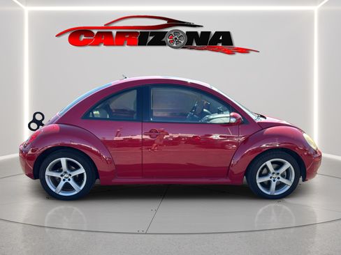 Used 2010 Volkswagen Beetle Coupe FWD image 4