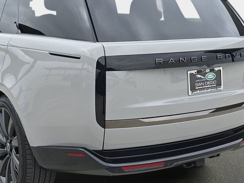 New 2025 Land Rover Range Rover SV AWD/4WD image 36