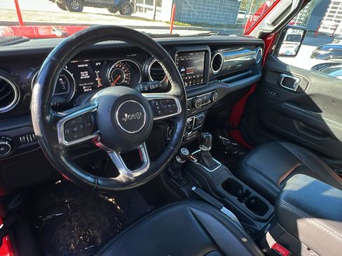 Used 2019 Jeep Wrangler Unlimited Sahara image 22