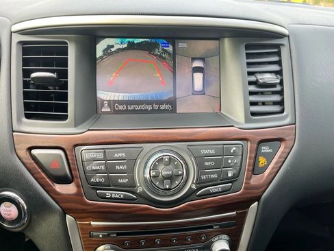Used 2020 Nissan Pathfinder Platinum FWD image 30