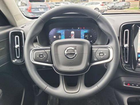 Certified 2025 Volvo XC40 B5 Ultra w/ Protection Package Premier AWD/4WD image 30
