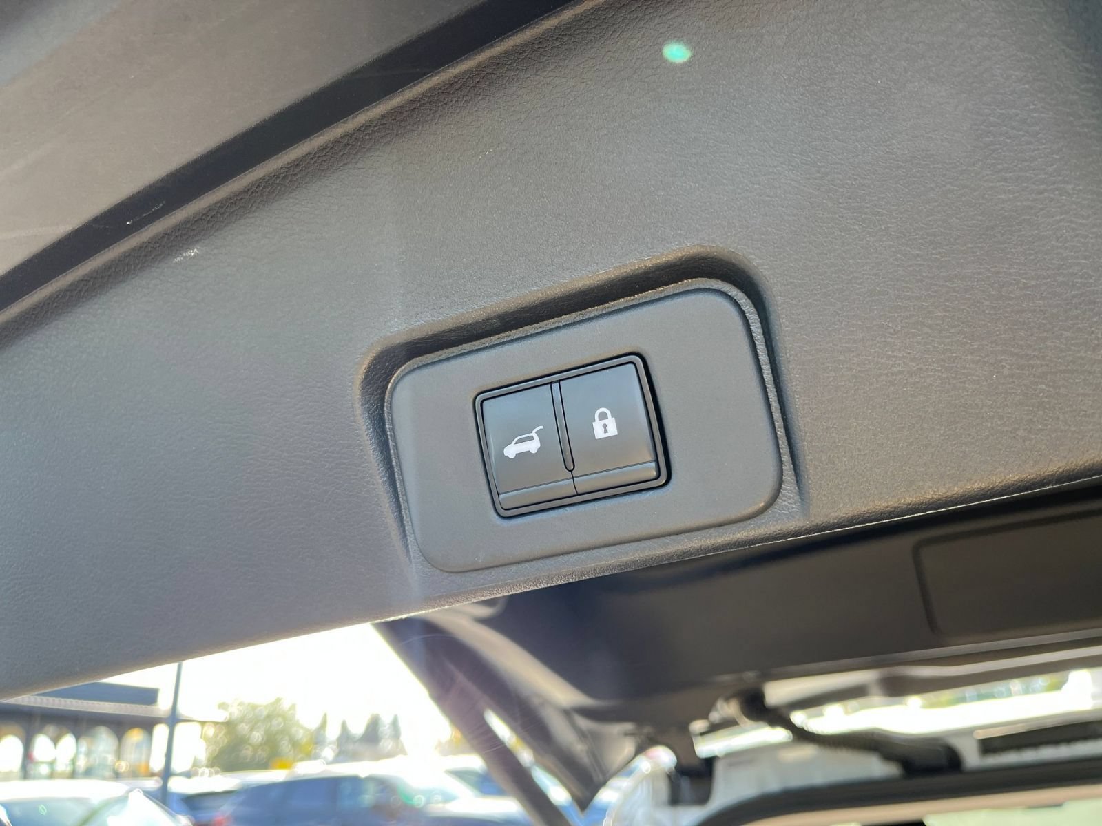 Used 2025 Nissan Rogue SV AWD/4WD image 22