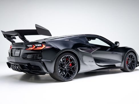 Used 2026 Chevrolet Corvette ZR1 w/ ZR1 Carbon Fiber Aero Package image 29