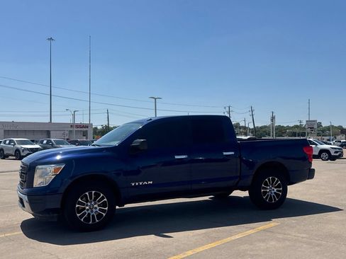 Used 2021 Nissan Titan SV RWD image 14
