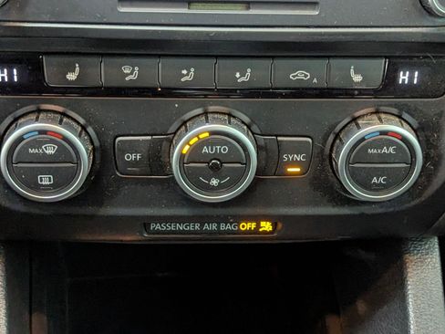 Used 2013 Volkswagen Jetta GLI Autobahn image 27