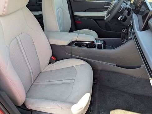 Used 2025 Hyundai Sonata SEL FWD image 32