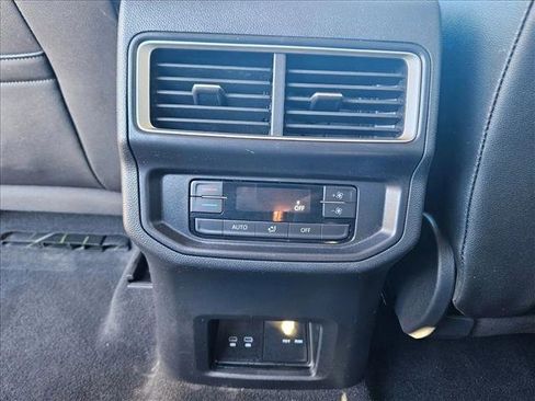 Used 2025 Volkswagen Atlas SE w/ Black Wheel Package image 16