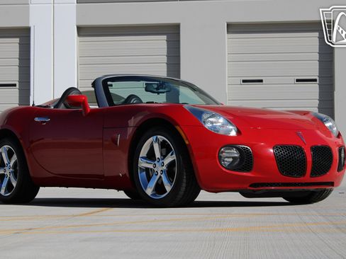 Used 2008 Pontiac Solstice GXP w/ Premium Package image 4