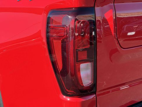 Used 2022 GMC Sierra 1500 Elevation image 30