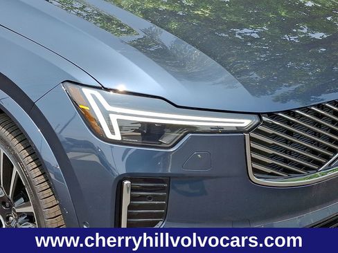 New 2025 Volvo XC90 B6 Plus w/ Protection Package Premier image 9