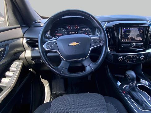 Used 2023 Chevrolet Traverse LT FWD image 6