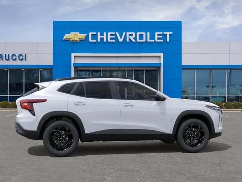 New 2026 Chevrolet Trax LT w/ Driver Confidence Package FWD image 5