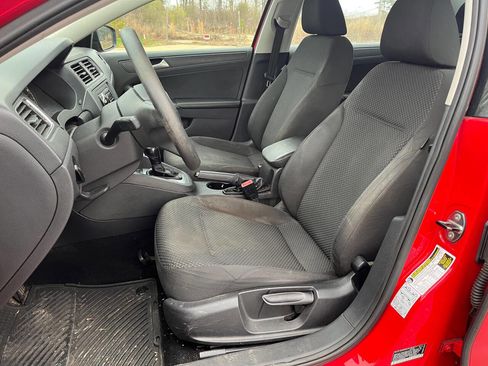 Used 2014 Volkswagen Jetta S image 9