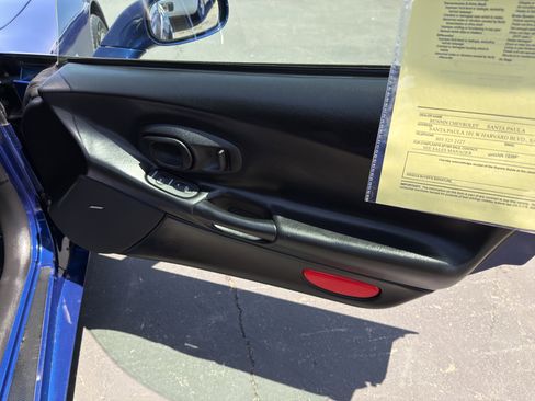 Used 2004 Chevrolet Corvette Z06 w/ Z06 Preferred Equipment Group RWD image 11