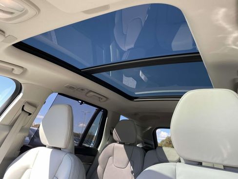 New 2026 Volvo XC90 B6 Ultra image 9