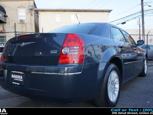 Used 2008 Chrysler 300 Touring w/ Comfort/Convenience Group image 7
