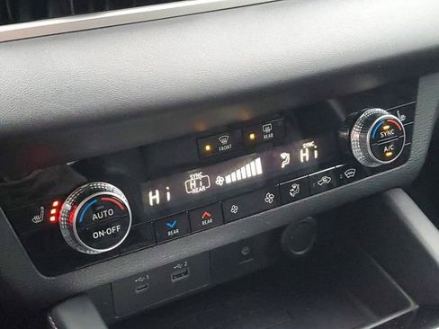 Used 2022 Mitsubishi Outlander SEL image 30