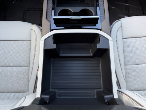 New 2026 GMC Yukon XL Denali w/ Denali Reserve Package image 26