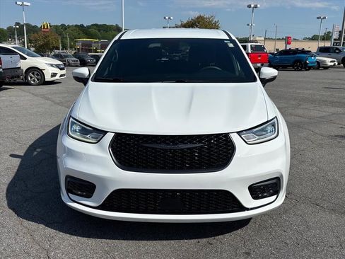 Used 2023 Chrysler Pacifica Touring-L w/ S Appearance Package FWD image 22