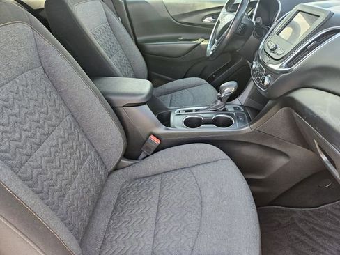 Used 2022 Chevrolet Equinox LT w/ Driver Convenience Package image 15
