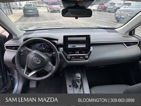 Used 2026 Toyota Corolla Cross LE image 16