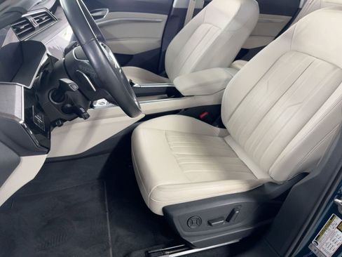 Used 2022 Audi e-tron Premium Plus w/ Premium Plus Package image 22