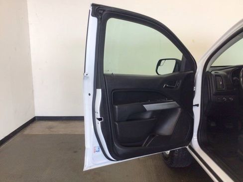 Used 2021 Chevrolet Colorado LT AWD/4WD image 14
