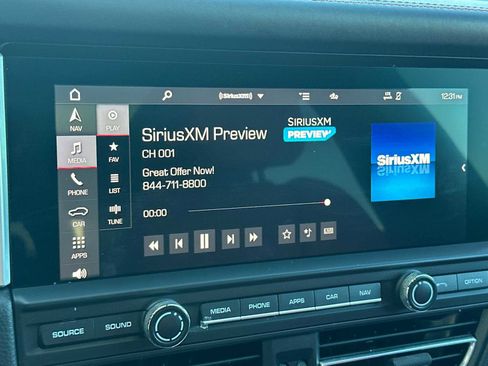 Used 2021 Porsche Macan S image 19