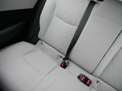 Used 2024 Toyota Corolla Cross L image 12